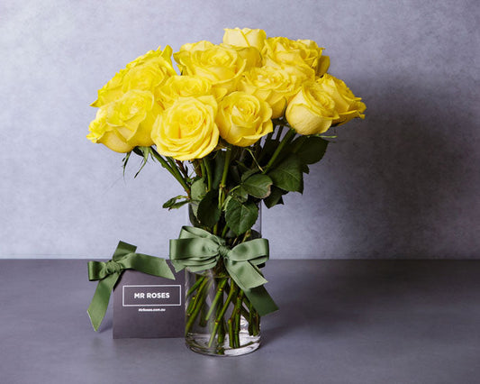 Medium Stemmed Yellow Roses