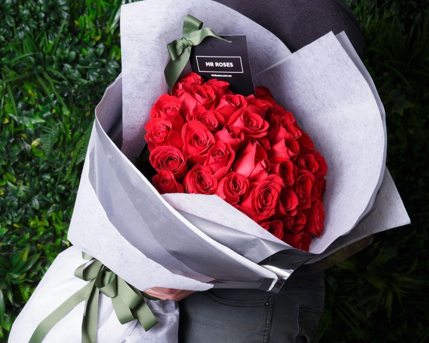 valentine's day flowers_red rose bouquet