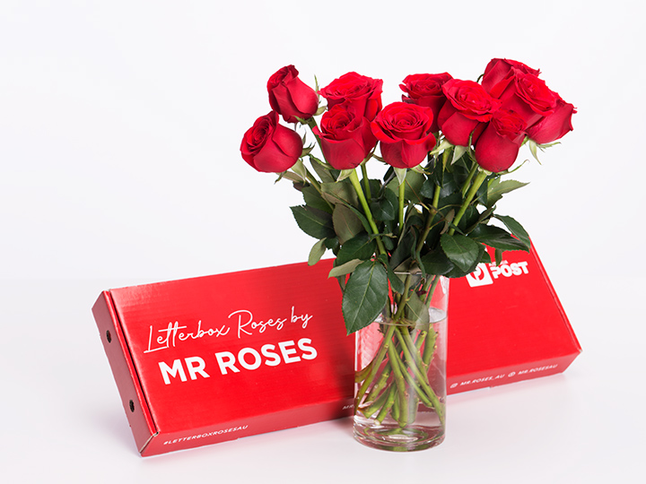 Lucky 8 Red Roses Gift Box